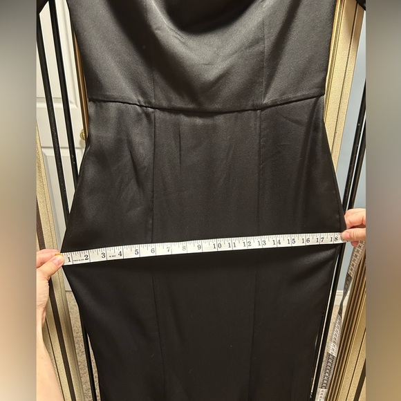 Fame and Partners black gown - Picture 13 of 15